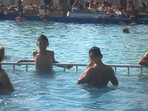 Andrei si Cata  la Strandul Isalnita  SINCRONIZARE :)