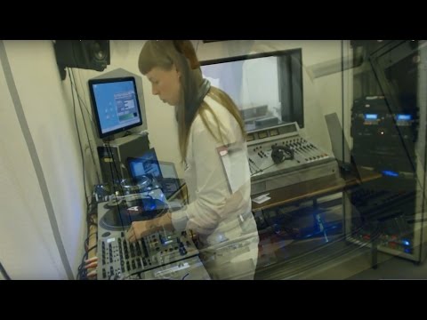 Mama Snake in TweakFM (Ectotherm, Apeiron Crew)