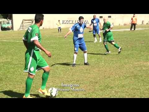Nostalgia, ex-governador Maguito Vilela joga bola com amigos em Aparecida de Goiânia
