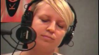 Sia - Don't Bring Me Down (Live at KCRW 2006)