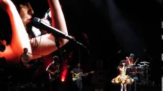 Kimbra - Nobody But You (live at Womad 2014)