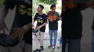 Download lagu trio wok vs pengamen alay mp3