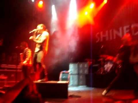 Shinedown - The Sound Of Madness (LIVE)