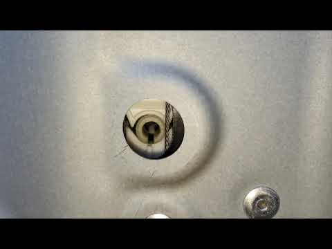 Как снять дверную карту и подъёмник на задней двери VW Touran