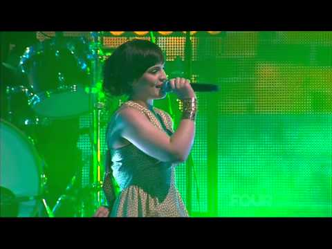 Annah Mac 'Girl In Stilettos' at the VNZMA's 2012