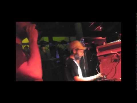 *Blackboard Jungle play Mo kalamity (dubplate style):  Paris Dub Station 33