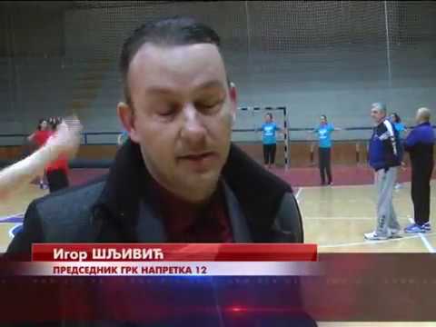 Na treningu sa rukometašicama Napretka 12