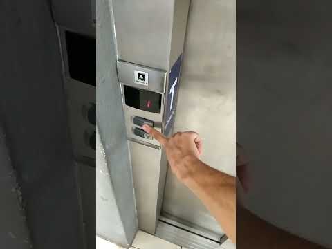 Quick ride | Medium Atlas Schindler NeoLift on a big store