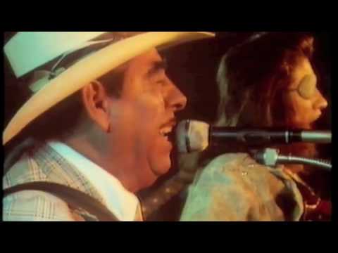 Esteban Steve Jordan & Valerio Longoria - La Hilacha