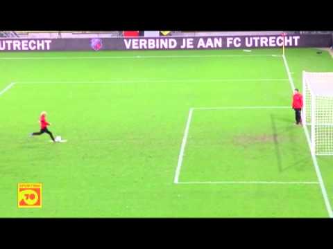 FC Utrecht - NEC, latje schieten Sporting'70 D1
