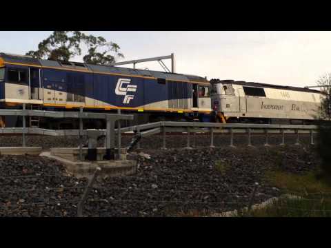 QUBE GL105 AND MZ1445 in shunt action at glenfield