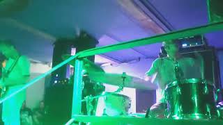 Lightning Bolt - Over the River and Through the Woods (Live)