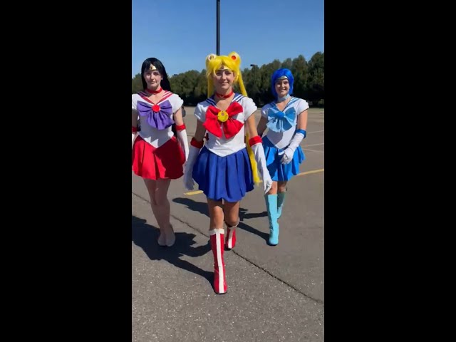 Vídeo relacionado con Funidelia Disfraz Oficial de Luna - Sailor Moon para mujer, Incluye vestido, gargantilla, tiara, guantes y cubrebotas, Anime, Cosplay - Traje para adultos para Carnaval y Halloween - Talla XXL