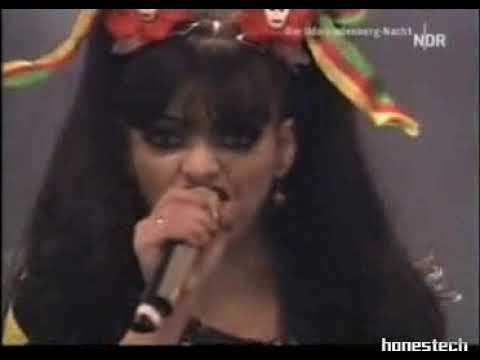 NINA HAGEN "TV GLOTZER" LIVE HAMBURG 13/02/2004 (video)