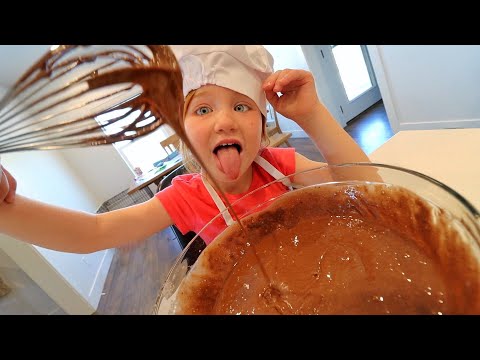 my CHOCOLATE BiRTHDAY cake!! Decorating for my 5th bday party surprise with a real chocolate pen 🧁