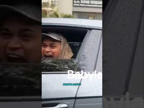 Bir dinleyici arabasında Blok3 dinlerken Lvbel C5 ile karşılaşınca deliriyor 🤣 @LABELC5 #lvbelc5