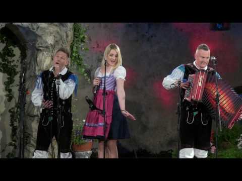 Ansambel Mladi upi - Daj vrni se (v živo)