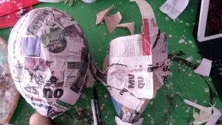 FORMA DE HACER UNA CAVEZA HUMANA CON PAPEL Y COLA BLANCA.