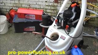 preview picture of video 'power flushing radcliffe'