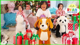 Download lagu Christmas Morning Opening Presents 2018 Surprise Toys with Ryan ToysReview! mp3