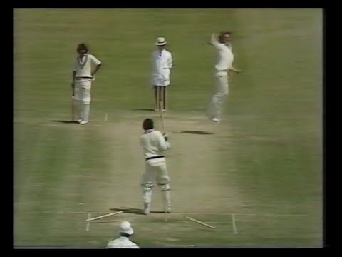 IQBAL QASIM b IAN BOTHAM 0 ENGLAND v PAKISTAN 2nd TEST MATCH DAY 4 LORD'S JUNE 19 1978