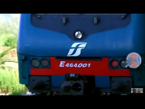 Regionale 12802 alla stazione di Caronia con E464 001