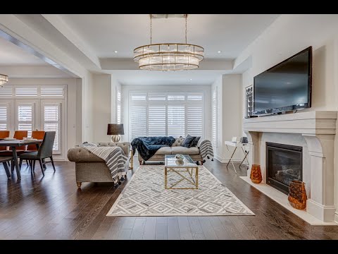 Luxurious 4 bedroom, 4 bath home in Oakville