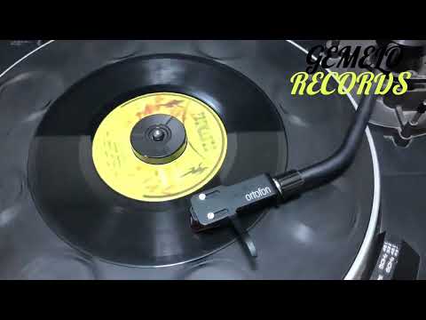 Tony Marin y los Tierra Roja ~ Ucayalina