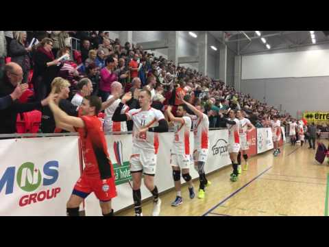 Děkovačka po postupu VK ČEZ KARLOVARSKO do ČF Poháru CEV