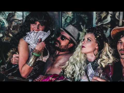 Troubawhores Gypsy Trailer // Amsterdam Poëziebordeel
