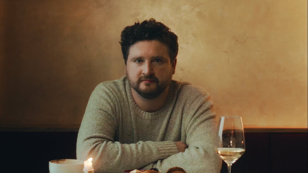 Lindermeier - Apartment in Paris (Offizielles Musikvideo)