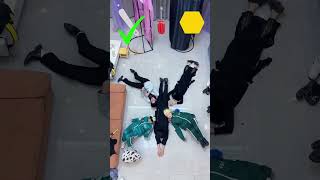 看物品做动做？