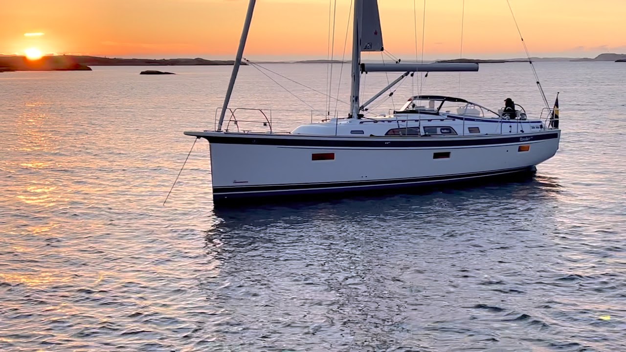 Hallberg-Rassy 400 in sunset