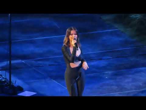 2022 12 02 Maren Morris - Detour