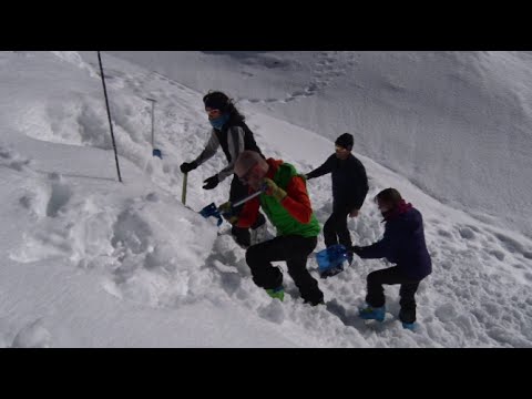 MUNTANYES DE NEU: Curs de l’ACNA de rescat en allaus