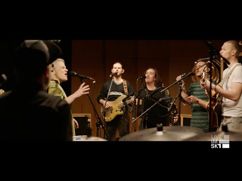 AVEC feat. folkshilfe - Home (Live im SK1)