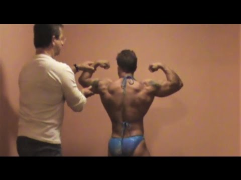 Posing practice with Caroline Wang - NABBA Universe 2009