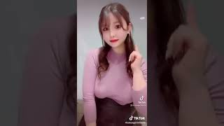 【おっぱい】 tiktok 乳揺れダンス その入り方は反則ですｗ #Shorts