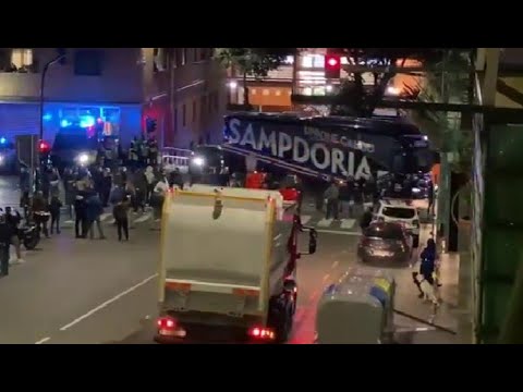 Contestazione dopo Sampdoria-Lecce, dopo 2 ore e mezza il pullman dei blucerchiati lascia lo stadio