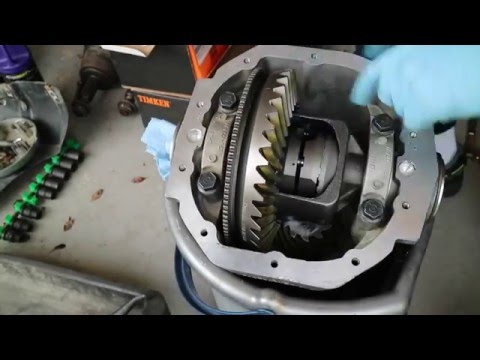VLOG #17: Ford 8.8\" Differential Rebuild - Locker Install SNAFU
