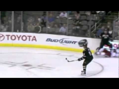 Mark Fistric hammers Lauri Korpikoski