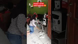 Download lagu IRT TIADA HENTI!!🥲BERSIH BERSIH RUMAH SEDERHANA#cleanwithme#cleaningmotivation#bersihbersihrumah#fyp mp3