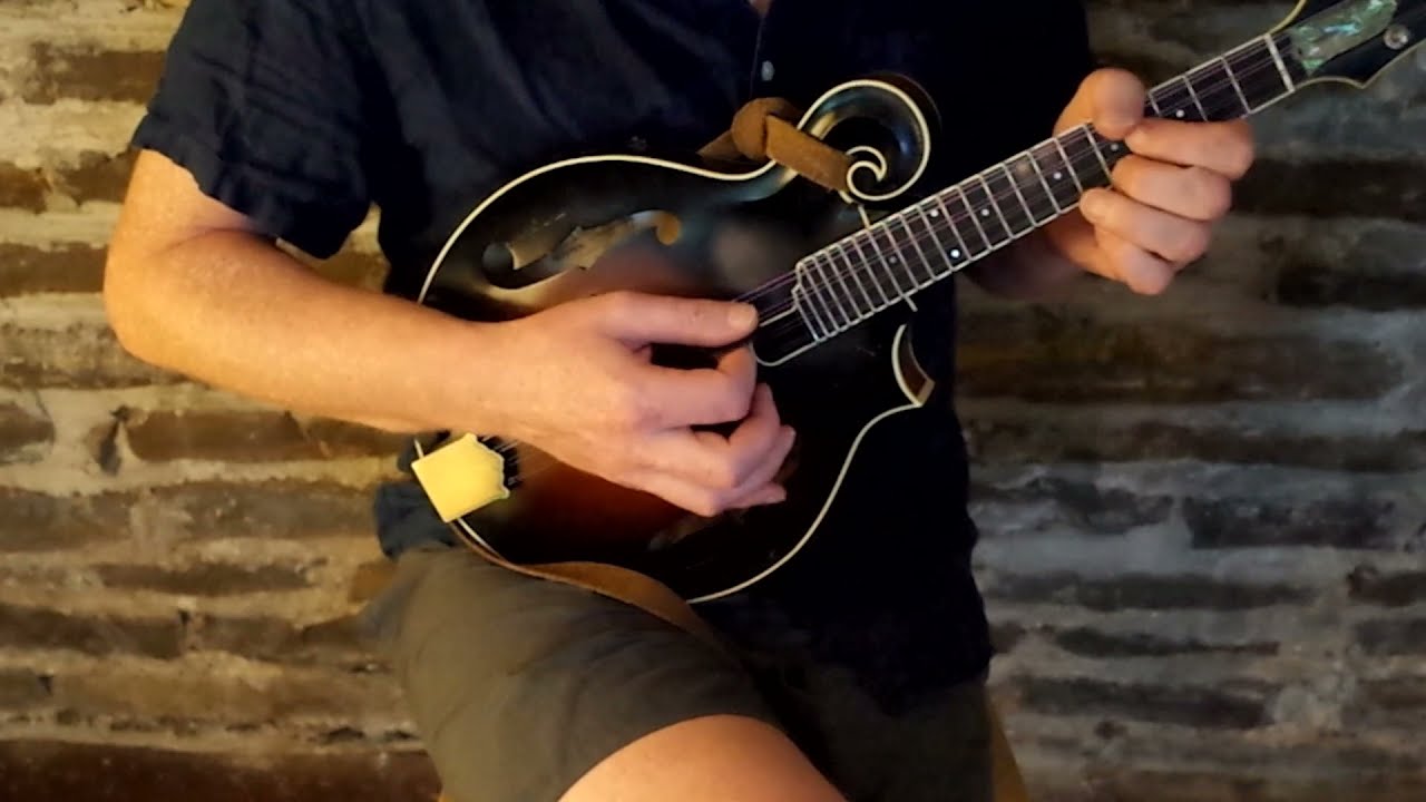 Simple Gifts free sheet music for mandolin (standard notation and tab)