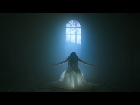 Naomi Ayé - Turn My Back On Light