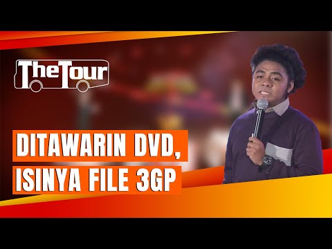 Stand Up Comedy Gian: FIlm Zombie yang Awal Ceritanya Ga Nyambung sama Akhir Cerita - THE TOUR