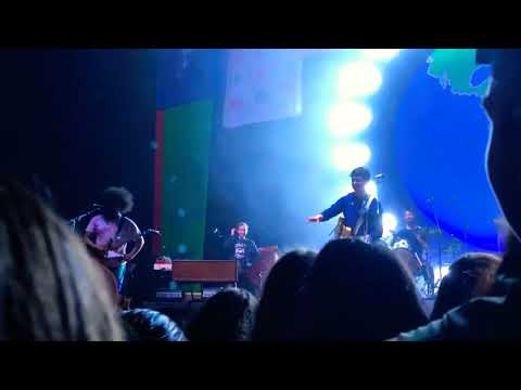 download lagu mp3 mp4 Vampire Weekend Toronto, download lagu Vampire Weekend Toronto gratis, unduh video klip Vampire Weekend Toronto
