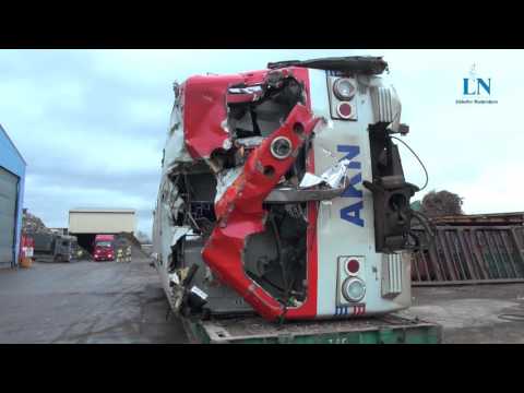 Ab in die Schrottpresse: AKN-Züge werden zerkleinert