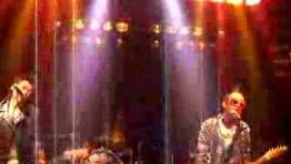 Couch - "Pogo dance"