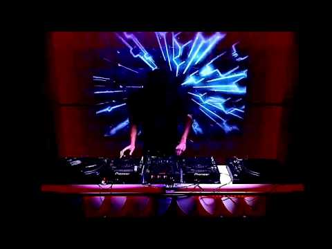 Nils Twachtmann recorded @ Tapedeck Radio