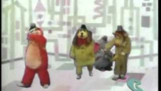 LET'S DO THE FREDDIE WITH THE BANANA SPLITS